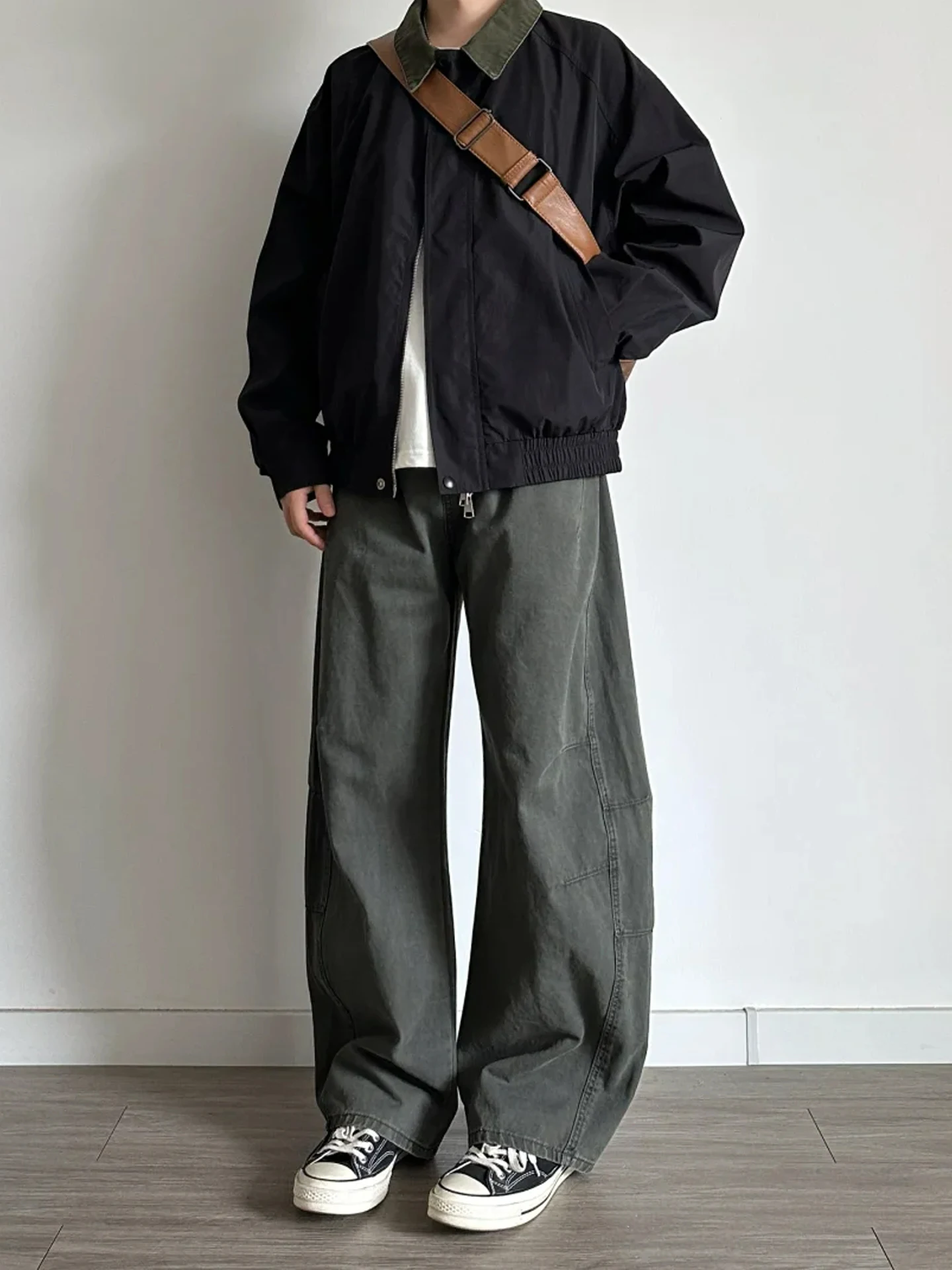 Мужские джинсы в стиле милитари, свободного кроя, прямые, с высокой талией, удлиняющие ноги, в американском ретро-стиле, из денима, повседневные...
Мужские джинсы в стиле милитари, свободного кроя, прямые, с высокой талией, удлиняющие ноги, в американском ретро-стиле, из денима, повседневные...