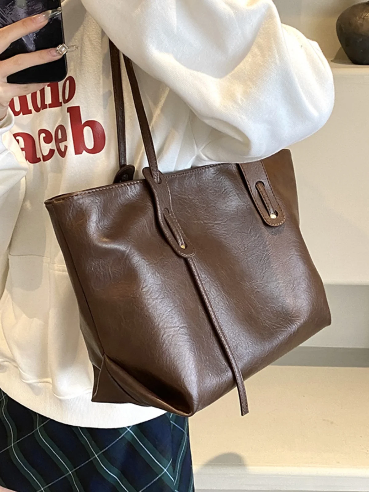 PU Shoulder High Capacity Bags Solid Zipper 2025 Hot Sale Bags for Women Casual Fashion Tote Bolso E6005
PU Shoulder High Capacity Bags Solid Zipper 2025 Hot Sale Bags for Women Casual Fashion Tote Bolso E6005