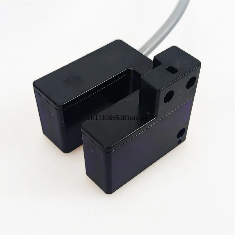 For Mitsubishi Machine Car Door Photoelectric Switch Position Switch GLS210MIT P131060C215-04/05
For Mitsubishi Machine Car Door Photoelectric Switch Position Switch GLS210MIT P131060C215-04/05