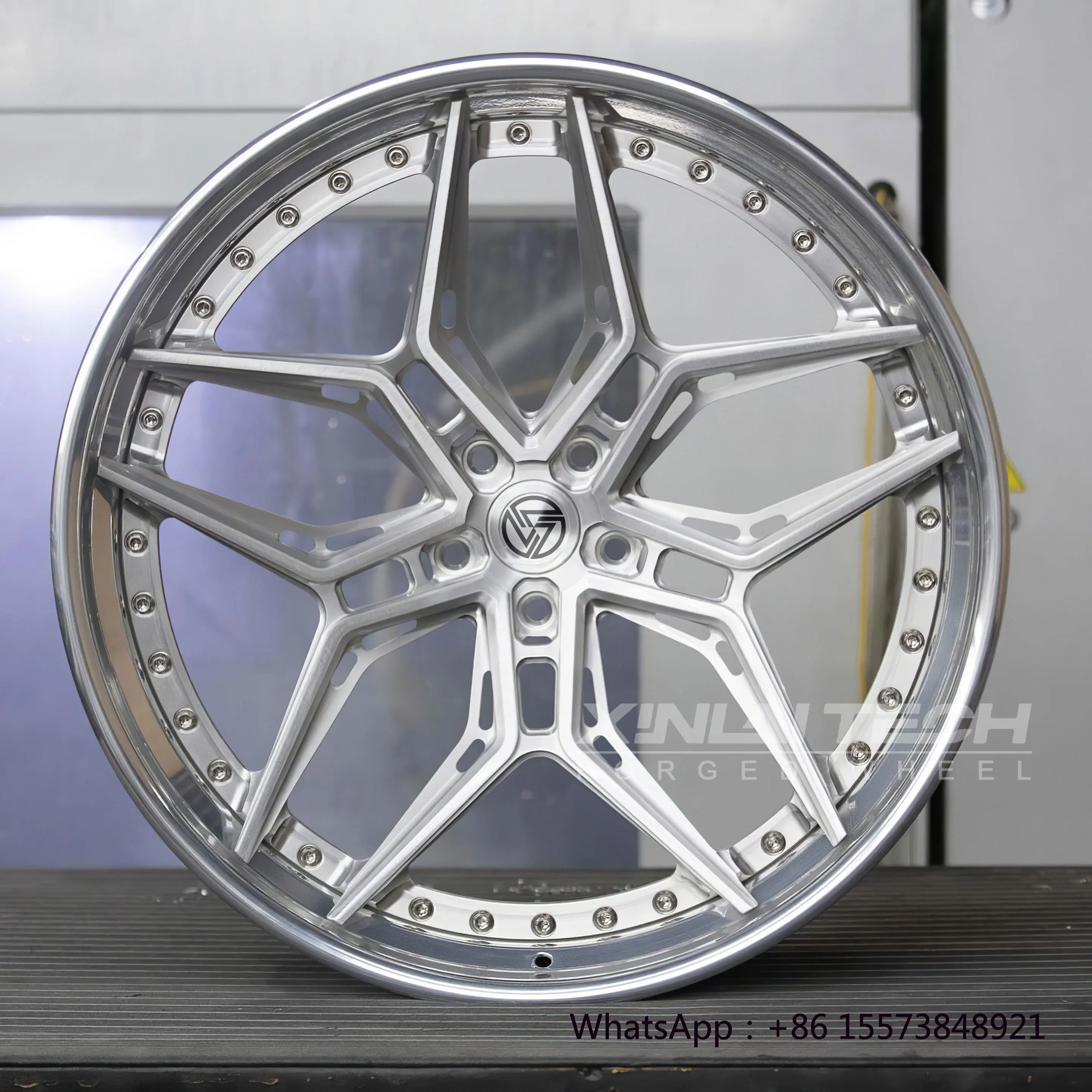 Silver Brushed Custom 2 Piece Forged Wheels 5x112 5x114.3 5x120 Deep Dish Wheels 18 19 20 21 22 Inch Car Alloy Rims
Silver Brushed Custom 2 Piece Forged Wheels 5x112 5x114.3 5x120 Deep Dish Wheels 18 19 20 21 22 Inch Car Alloy Rims