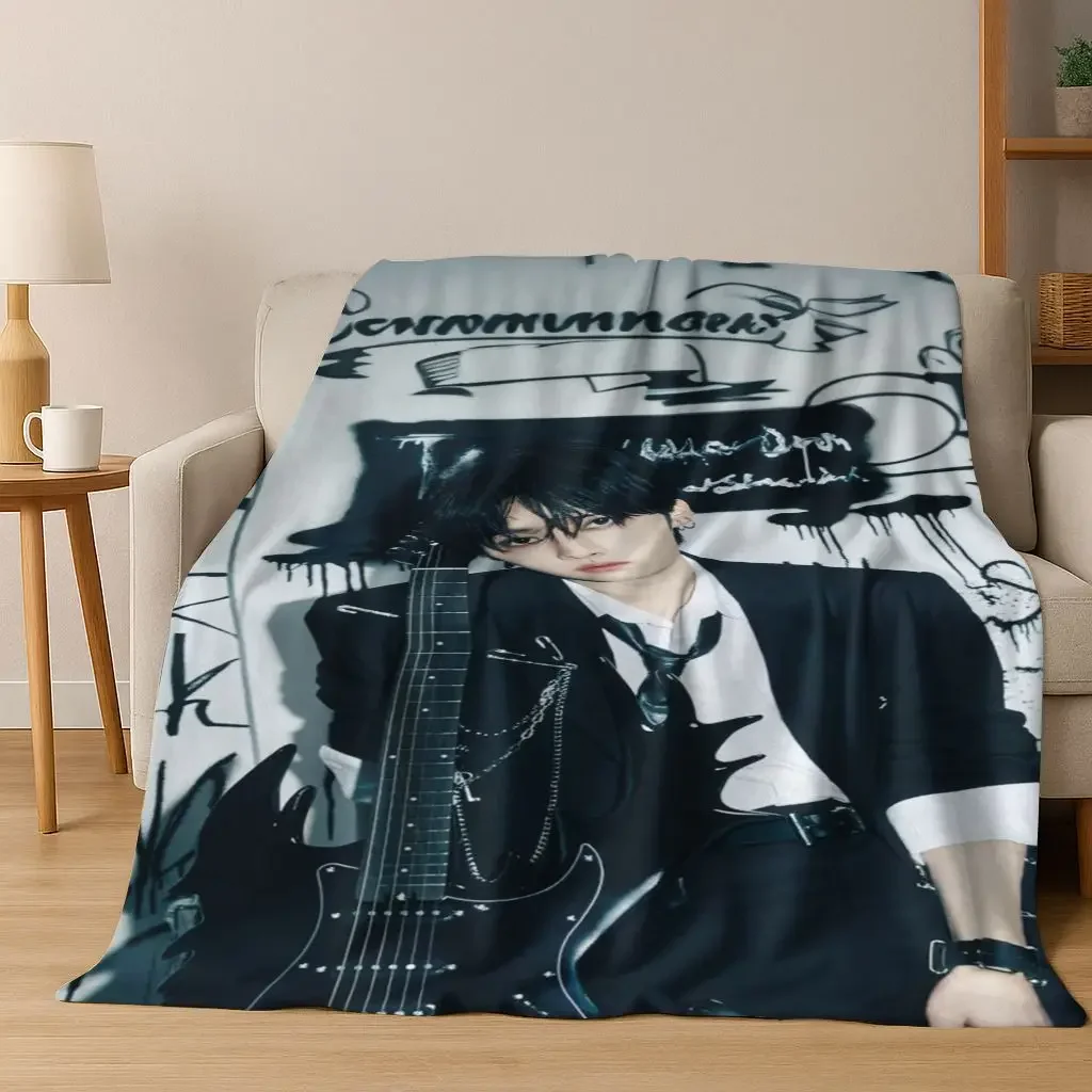 Фланелевое одеяло D Print Stray Kids Lee Know, мягкое и теплое, для спальни, гостиной, путешествий, кемпинга, пикника, подарок
Фланелевое одеяло D Print Stray Kids Lee Know, мягкое и теплое, для спальни, гостиной, путешествий, кемпинга, пикника, подарок