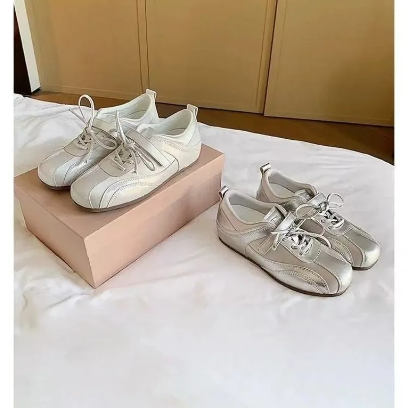 Women's Silver Satin Ballet Trainers Round Toe Low Top Hook & Loop 5CM Hidden Heel Breathable Casual Spring Autumn Shoes
Women's Silver Satin Ballet Trainers Round Toe Low Top Hook & Loop 5CM Hidden Heel Breathable Casual Spring Autumn Shoes
