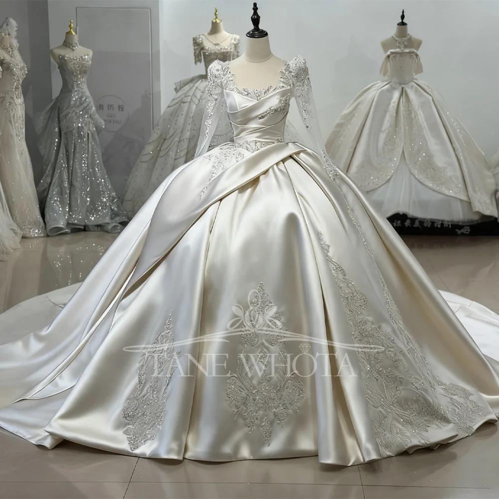 Crystal Embroidery Square Collar Long Sleeve Wedding Dress With Lace-Up Back Customized Ball Gown For Civil Wedding
Crystal Embroidery Square Collar Long Sleeve Wedding Dress With Lace-Up Back Customized Ball Gown For Civil Wedding