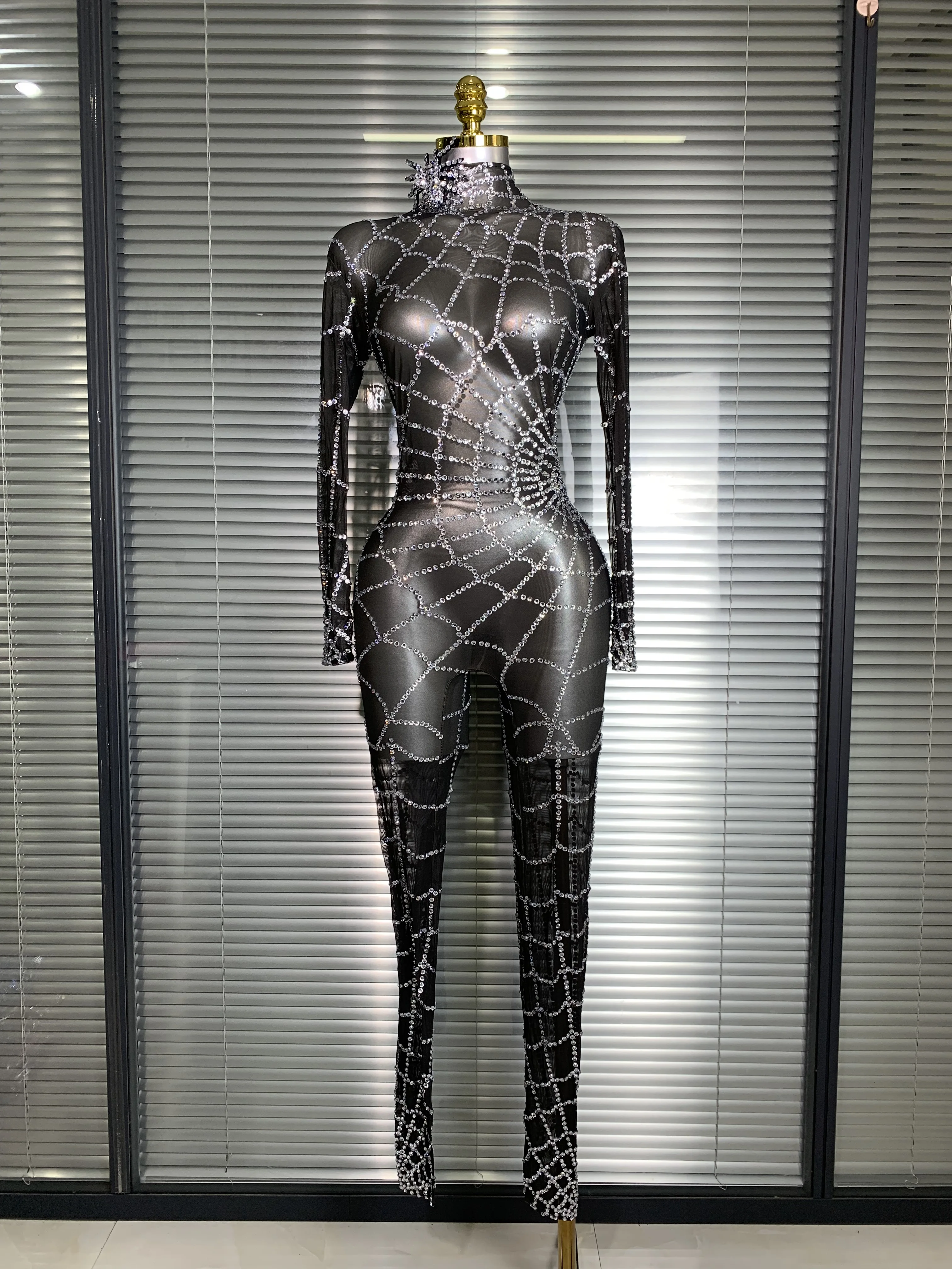 Summer New 2025 Women Sexy Crystal Sheer Black Long Sleeve Bodycon Jumpsuit Celebrity Designer Dancer Night Club Rompers
Summer New 2025 Women Sexy Crystal Sheer Black Long Sleeve Bodycon Jumpsuit Celebrity Designer Dancer Night Club Rompers