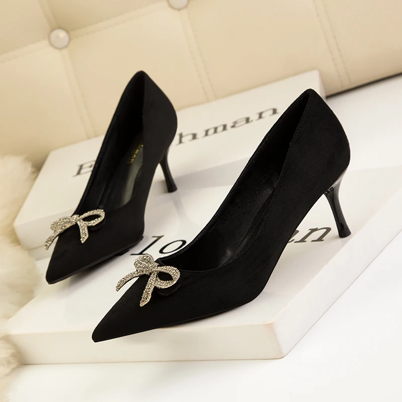 Luxury Women's High Heels 2022 Fashion Metal Chain Bow-knot Women Pumps Shoes Ladies Stiletto Pumps Dress Party Shoes
Luxury Women's High Heels 2022 Fashion Metal Chain Bow-knot Women Pumps Shoes Ladies Stiletto Pumps Dress Party Shoes