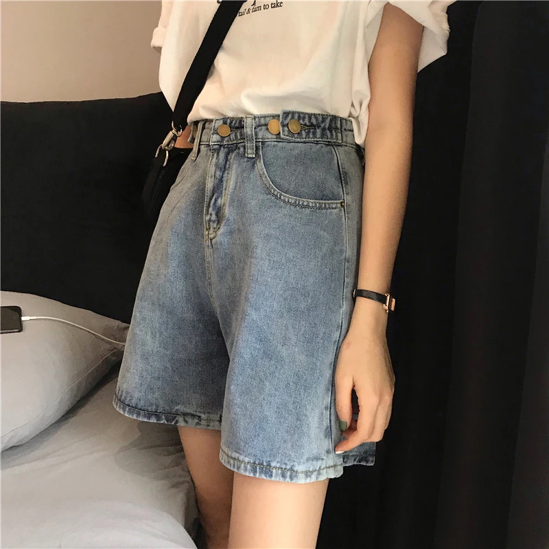 Trendy High Waist Wide Leg Short Jeans Women Loose Fit Five Inches Straight Cut Hot Pants Casual Slimming Effect Summer 2026
Trendy High Waist Wide Leg Short Jeans Women Loose Fit Five Inches Straight Cut Hot Pants Casual Slimming Effect Summer 2026