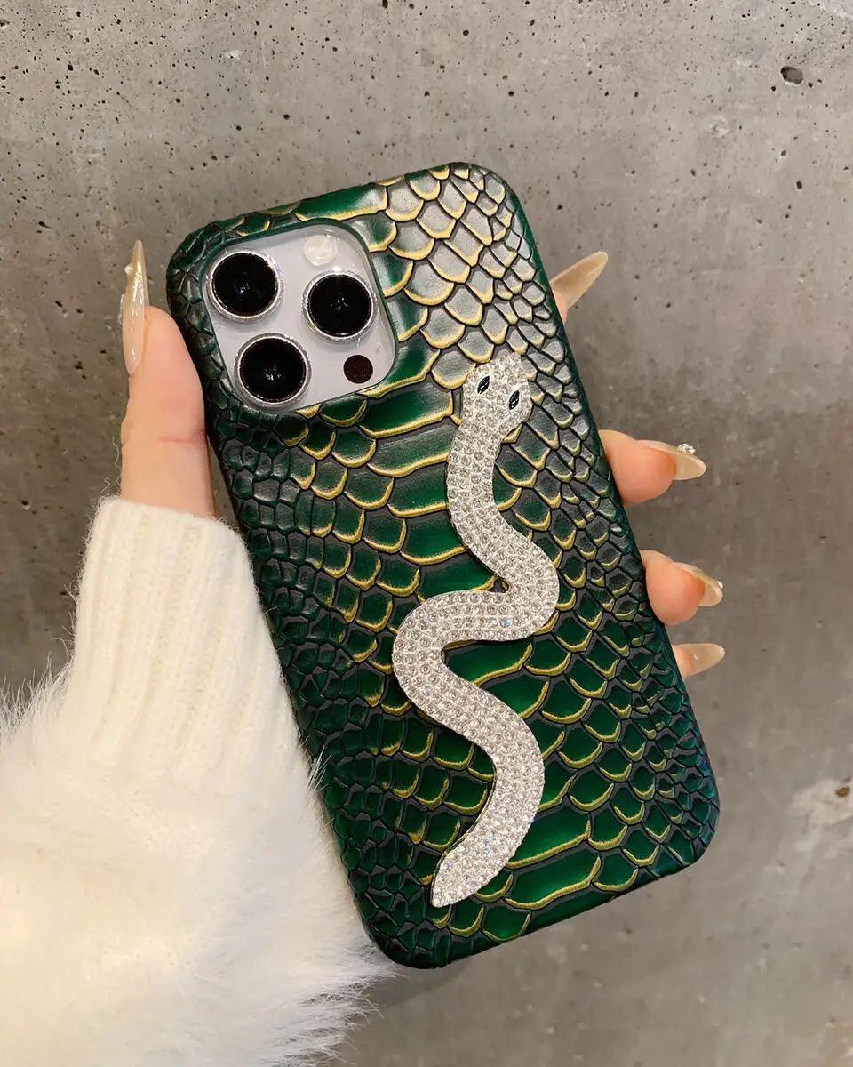Роскошный кожаный чехол для телефона с тисненым узором для iPhone 15 14 13 12 Pro Max Модный популярный однотонный чехол с золотыми буквами
Роскошный кожаный чехол для телефона с тисненым узором для iPhone 15 14 13 12 Pro Max Модный популярный однотонный чехол с золотыми буквами