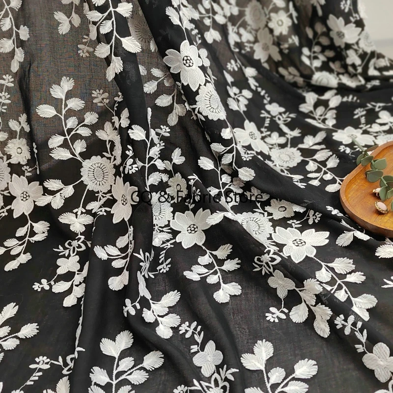 Хлопчатобумажная ткань с черной цветочной вышивкой, изготовление модных классических рубашек, одежды, ткань ручной работы, ткань «сделай сам», дизайнерская ткань
Хлопчатобумажная ткань с черной цветочной вышивкой, изготовление модных классических рубашек, одежды, ткань ручной работы, ткань «сделай сам», дизайнерская ткань