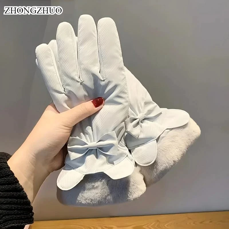 Женские перчатки — теплые, водонепроницаемые и с сенсорным экраном, совместимые для зимних активного отдыха
Женские перчатки — теплые, водонепроницаемые и с сенсорным экраном, совместимые для зимних активного отдыха