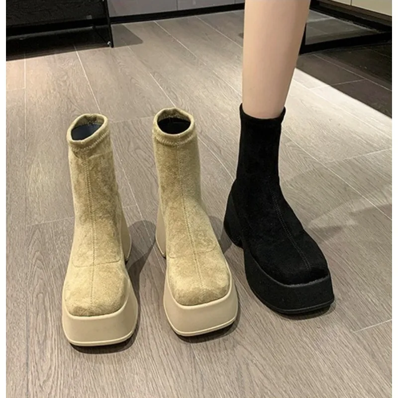 In The Autumn of 2026,European and American Fashion Thick-soled Wedge Heel Women's Ankle Boots,Mid-calf High-heeled Single Boots
In The Autumn of 2026,European and American Fashion Thick-soled Wedge Heel Women's Ankle Boots,Mid-calf High-heeled Single Boots