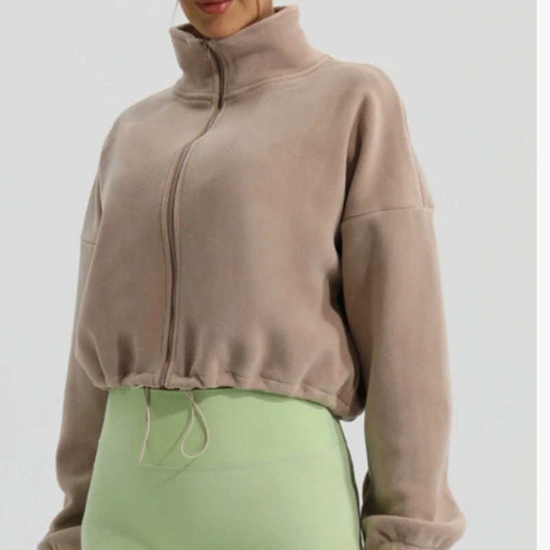 Fall/winter 2025 Women's Short Jacket with Loose Collar and Velvet Warm Sports Style
Fall/winter 2025 Women's Short Jacket with Loose Collar and Velvet Warm Sports Style