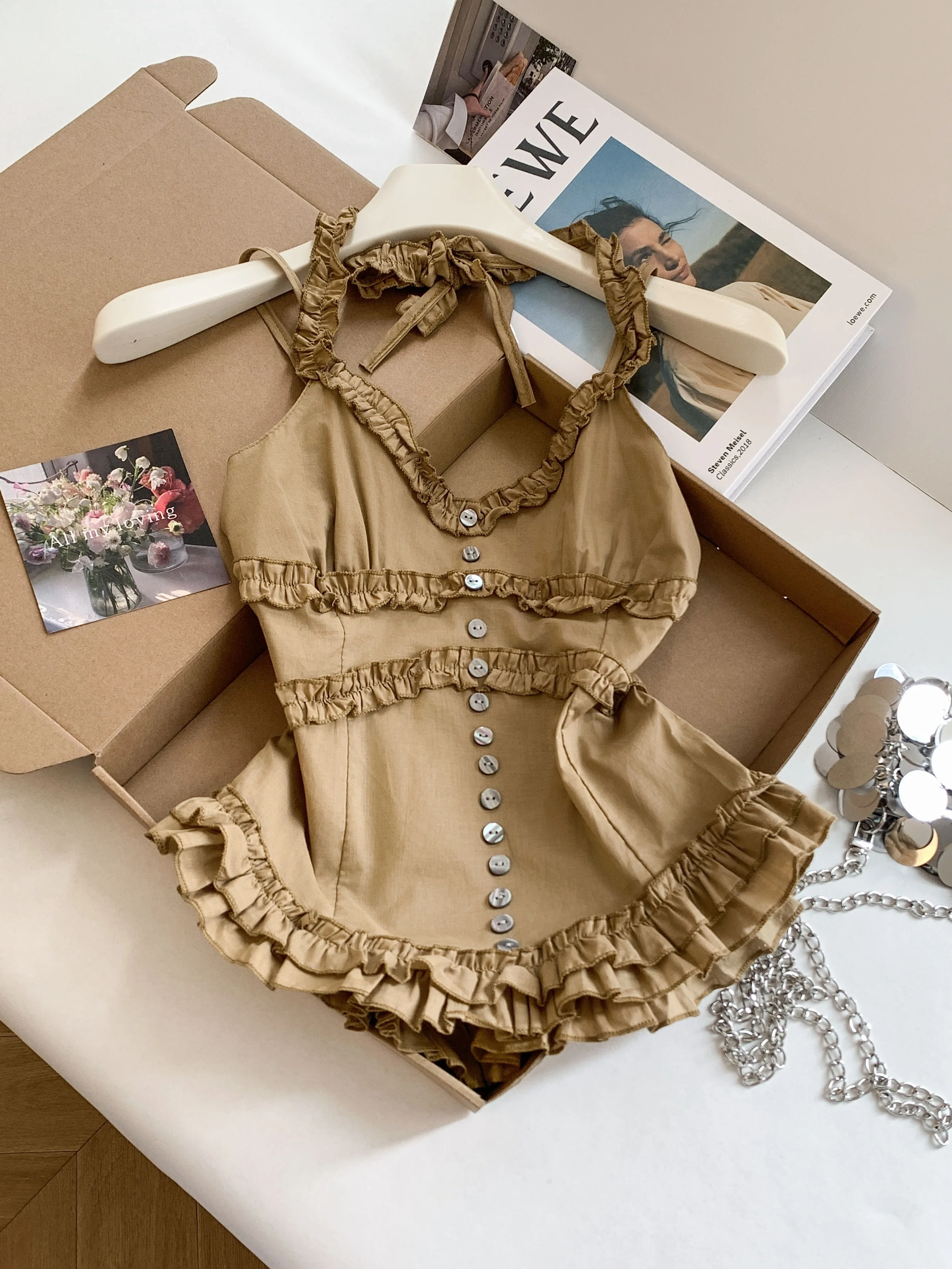 Slim Fit Halter Neck Vest Women's Summer New Style Sexy Girl Fashion Slimming Versatile Beautiful Small Top Wood Grain
Slim Fit Halter Neck Vest Women's Summer New Style Sexy Girl Fashion Slimming Versatile Beautiful Small Top Wood Grain
