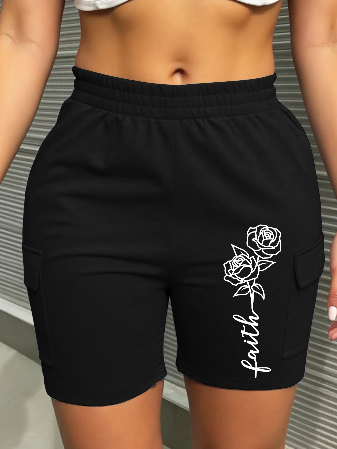 Women's Faith Rose Floral Print Elastic Waist Cargo Pocket Sports Shorts shorts for women
Women's Faith Rose Floral Print Elastic Waist Cargo Pocket Sports Shorts shorts for women