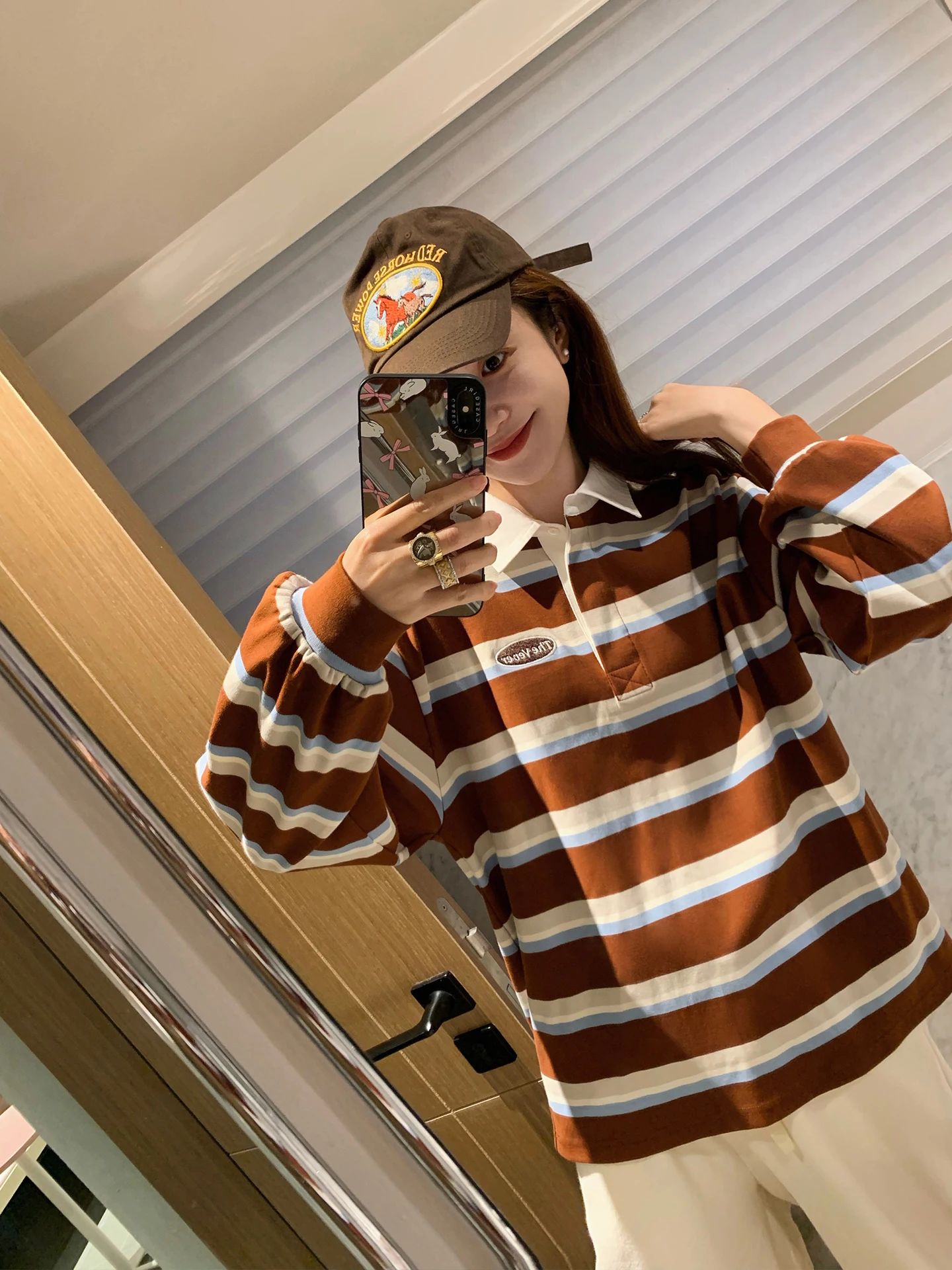 the Vever Zhang Dayi M1U Style British Retro Striped American College Sweatshirt Loose Fit Long Sleeve Women's Pullover
the Vever Zhang Dayi M1U Style British Retro Striped American College Sweatshirt Loose Fit Long Sleeve Women's Pullover