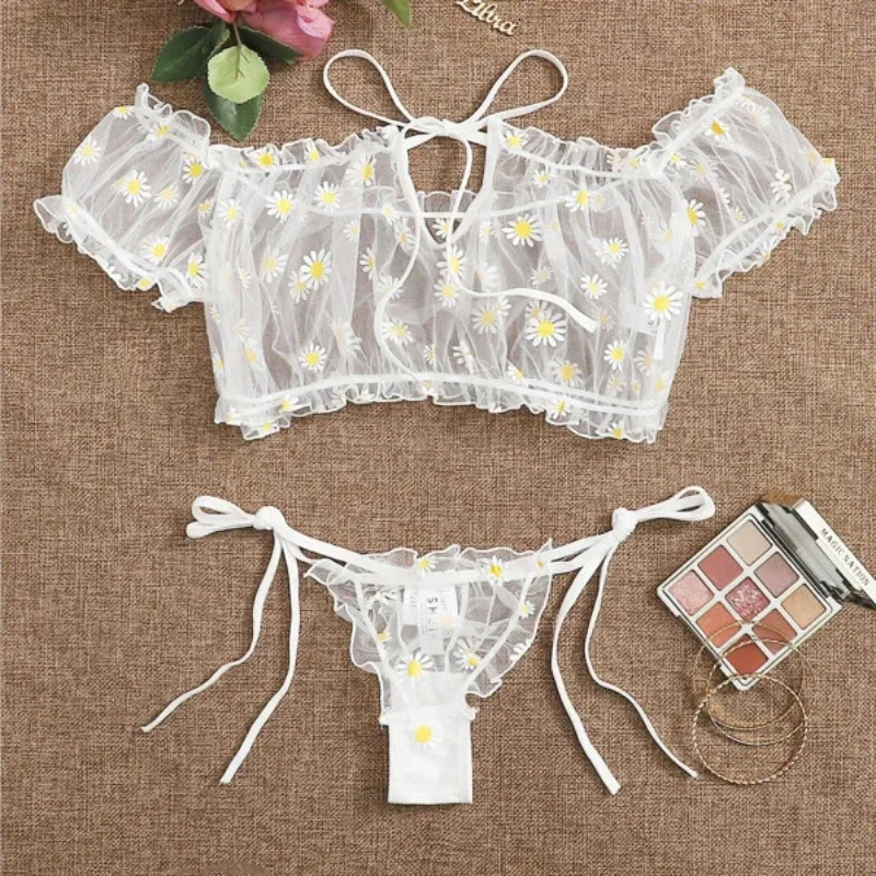 Lace Floral Sexy Lingerie Set 2pcs Cute Women Underwear Wire Free Off-Shoulder Small Chest Bra+Thong Beachwear Transparent Set
Lace Floral Sexy Lingerie Set 2pcs Cute Women Underwear Wire Free Off-Shoulder Small Chest Bra+Thong Beachwear Transparent Set