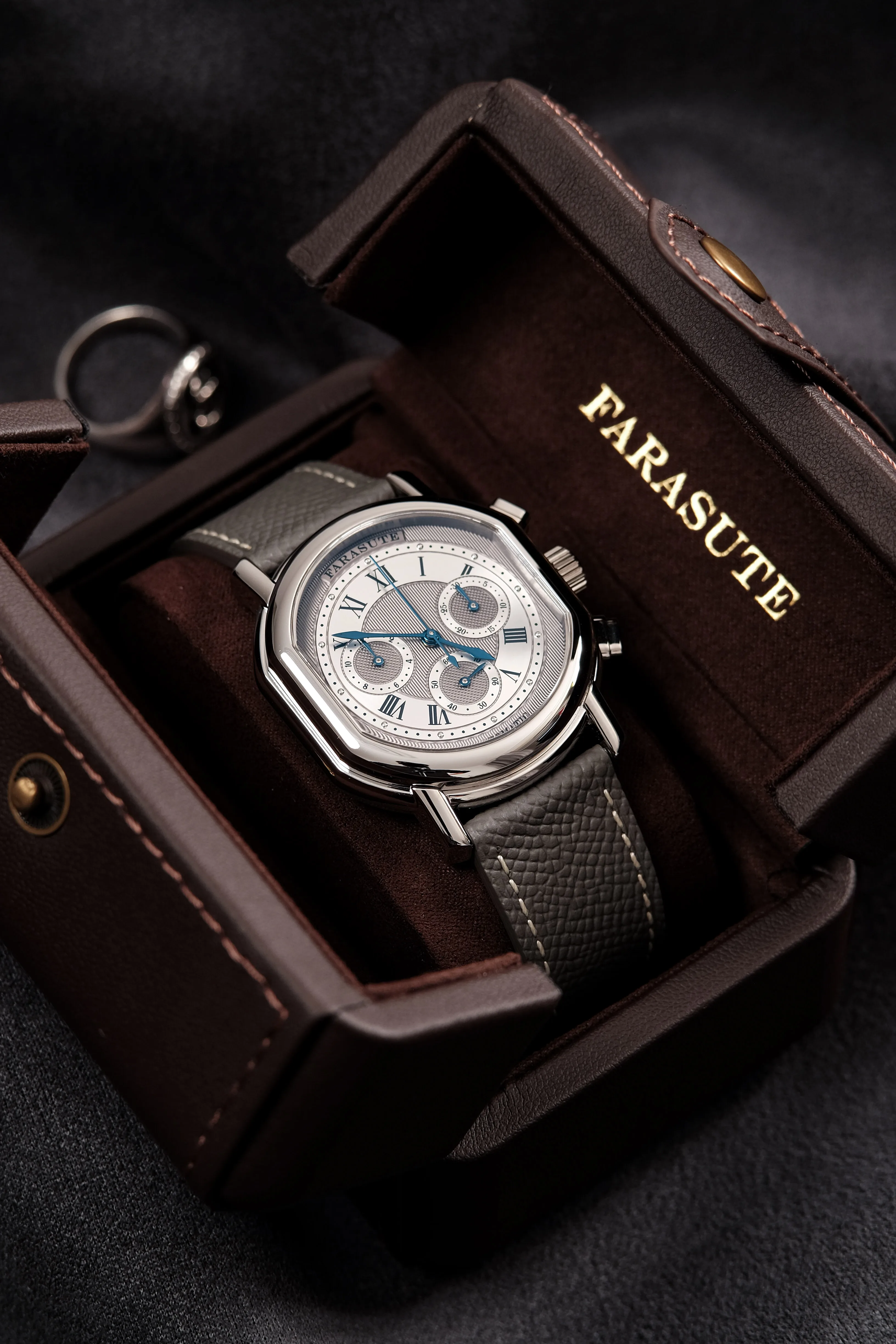 FARASUTE New 38mm Chronograph Peacock 4130 Custom Mechanical Movement 5ATM Waterproof Sapphire Tribute Series Men Watch Relogio
FARASUTE New 38mm Chronograph Peacock 4130 Custom Mechanical Movement 5ATM Waterproof Sapphire Tribute Series Men Watch Relogio