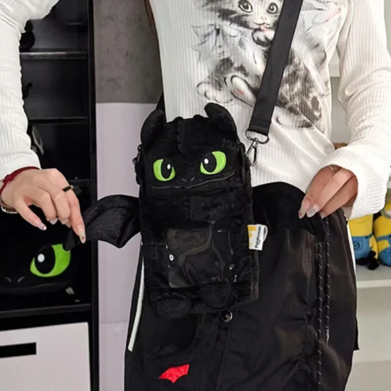 Genuine How To Train Your Dragon Toothless Plush Messenger Bag Toothless Movie Peripheral Mobile Phone Bag Stuffed Plush Doll 
Genuine How To Train Your Dragon Toothless Plush Messenger Bag Toothless Movie Peripheral Mobile Phone Bag Stuffed Plush Doll