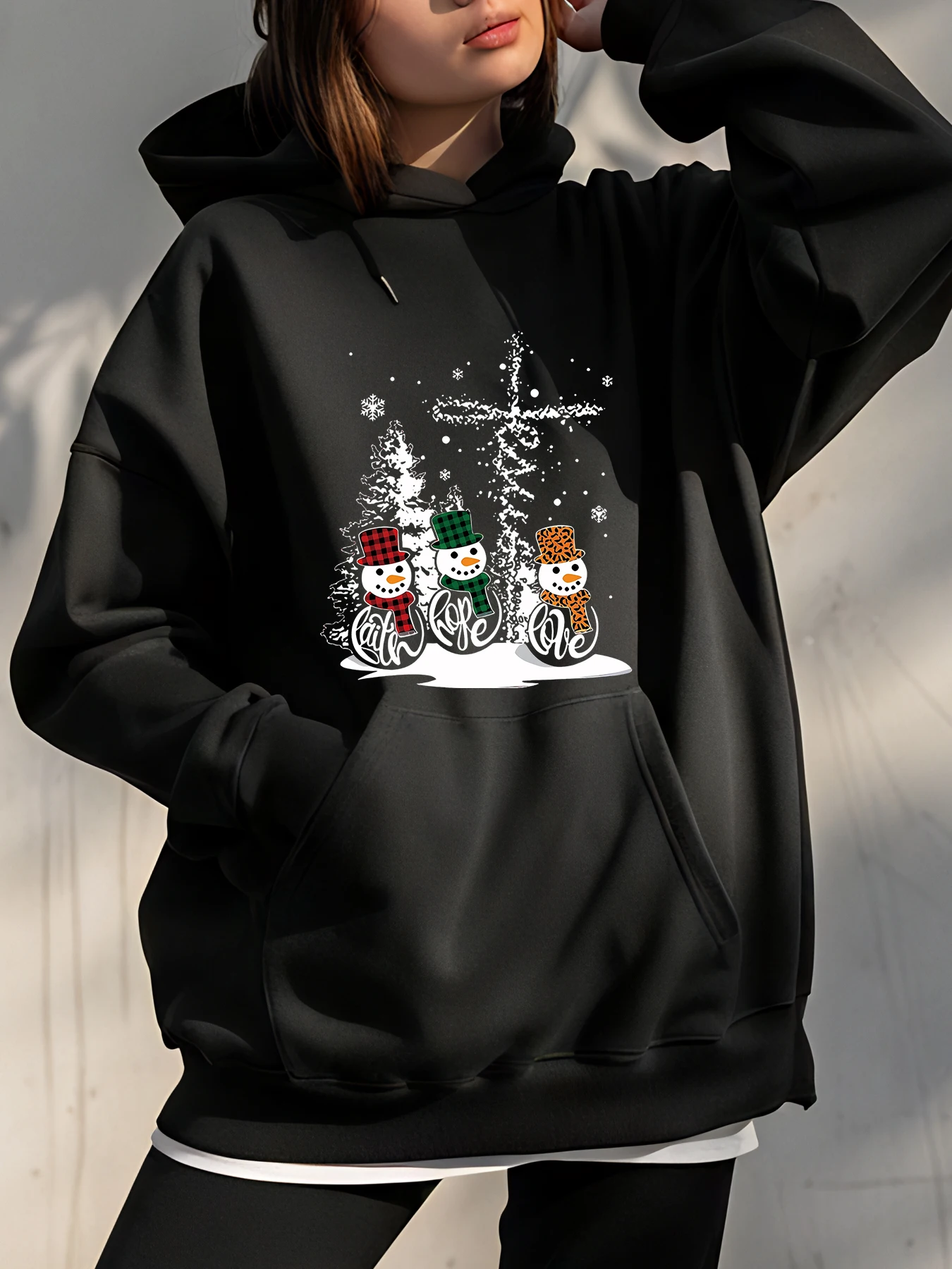 Рождественская толстовка с принтом снеговика, зимняя повседневная толстовка, женская модная верхняя одежда, уютная праздничная одежда для женщин
Рождественская толстовка с принтом снеговика, зимняя повседневная толстовка, женская модная верхняя одежда, уютная праздничная одежда для женщин