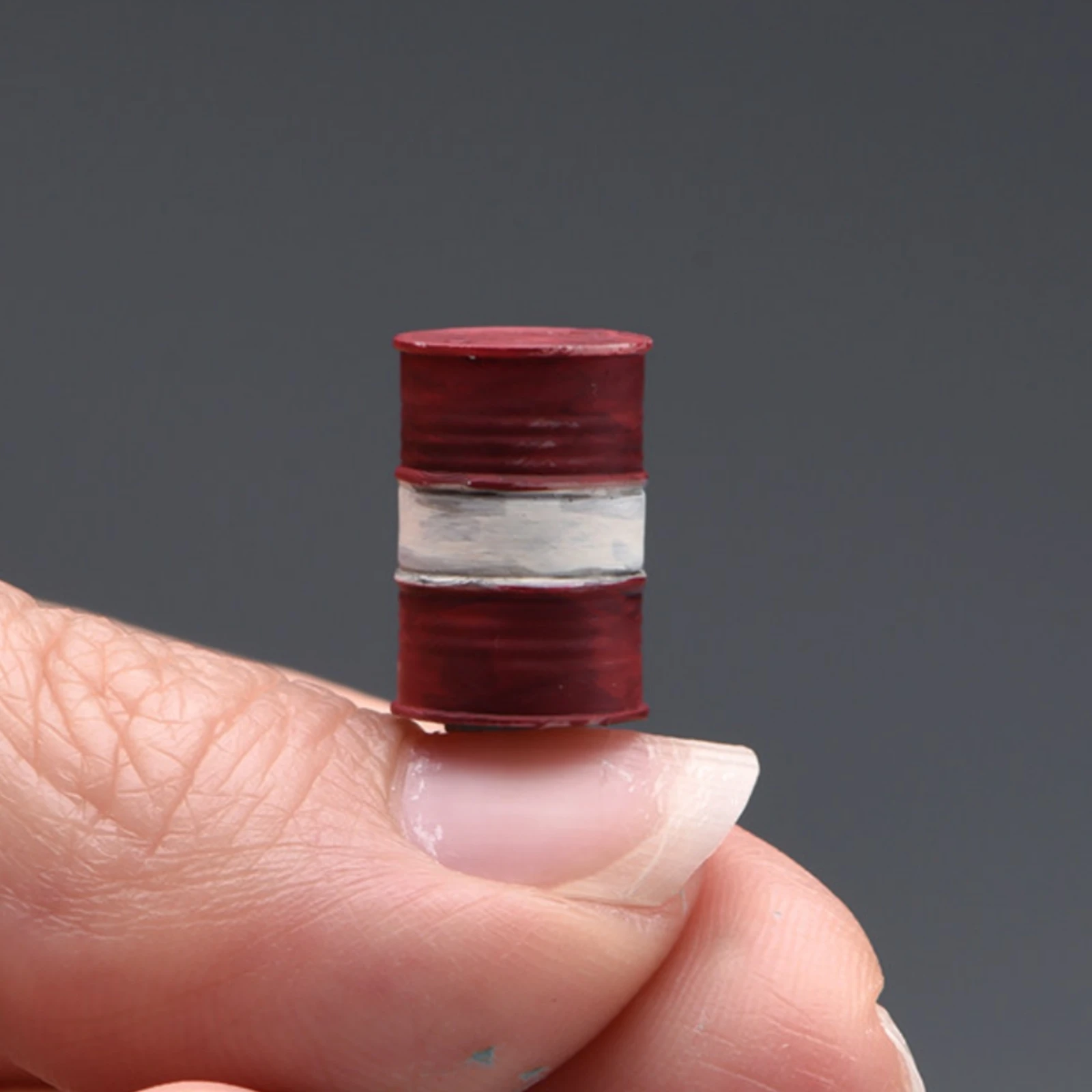 Oil Drum Model Resin Red Barrel Model Scene Setting Props Small Hobby Supplies Decorative for Scene Decoration
Oil Drum Model Resin Red Barrel Model Scene Setting Props Small Hobby Supplies Decorative for Scene Decoration