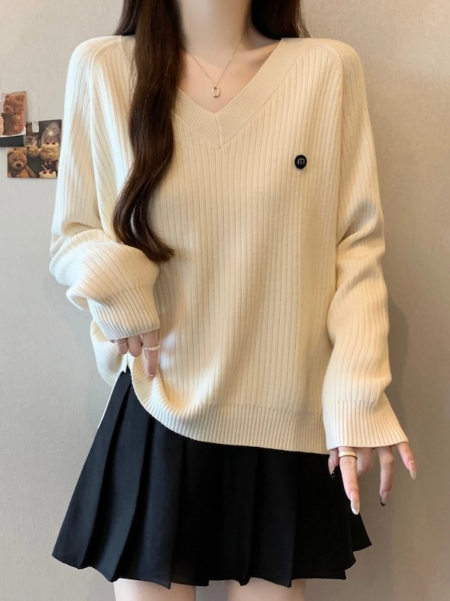 Women's V-Neck Long Sleeve Knitted Base Shirt Spring Autumn plus Size Loose Striped Slimming Top Comfortable Soft Polyester
Women's V-Neck Long Sleeve Knitted Base Shirt Spring Autumn plus Size Loose Striped Slimming Top Comfortable Soft Polyester