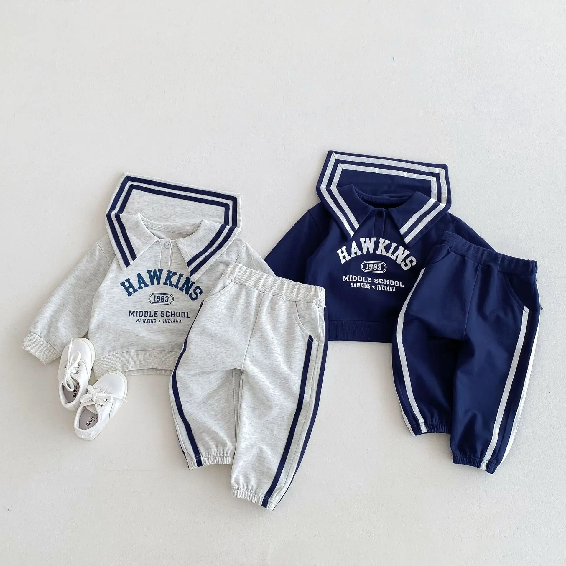 2025 New Autumn Children Casual Set Letter Print Boys Girls Sailor Collar Long Sleeve Tops + Pants 2pcs Suit Kids Cotton Outfits
2025 New Autumn Children Casual Set Letter Print Boys Girls Sailor Collar Long Sleeve Tops + Pants 2pcs Suit Kids Cotton Outfits