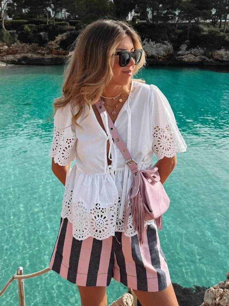 Foridol Hollow Out Flower Embroidery White Blouse Women Bowknot Tie Up Spring Summer Casual Cotton Shirt Loose Pelpum Blusa 2025
Foridol Hollow Out Flower Embroidery White Blouse Women Bowknot Tie Up Spring Summer Casual Cotton Shirt Loose Pelpum Blusa 2025