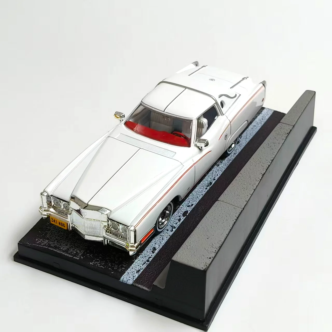 Diecast UH007 Series 1:43 Scale CORVORADO LIVE AND LET DIE Alloy Car Model Collectible Toy Gift Souvenir Display Ornament
Diecast UH007 Series 1:43 Scale CORVORADO LIVE AND LET DIE Alloy Car Model Collectible Toy Gift Souvenir Display Ornament