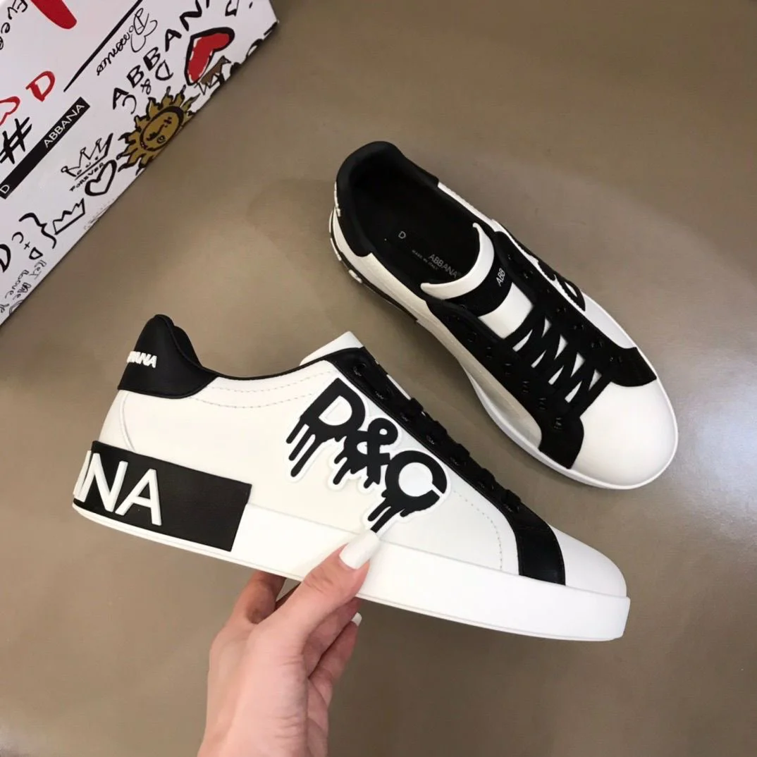 Italian High-end Casual Shoes for Women, New Letter-style Sports Shoes, Men's Business Shoes. Lady's Luxurious White Sneakers
Italian High-end Casual Shoes for Women, New Letter-style Sports Shoes, Men's Business Shoes. Lady's Luxurious White Sneakers