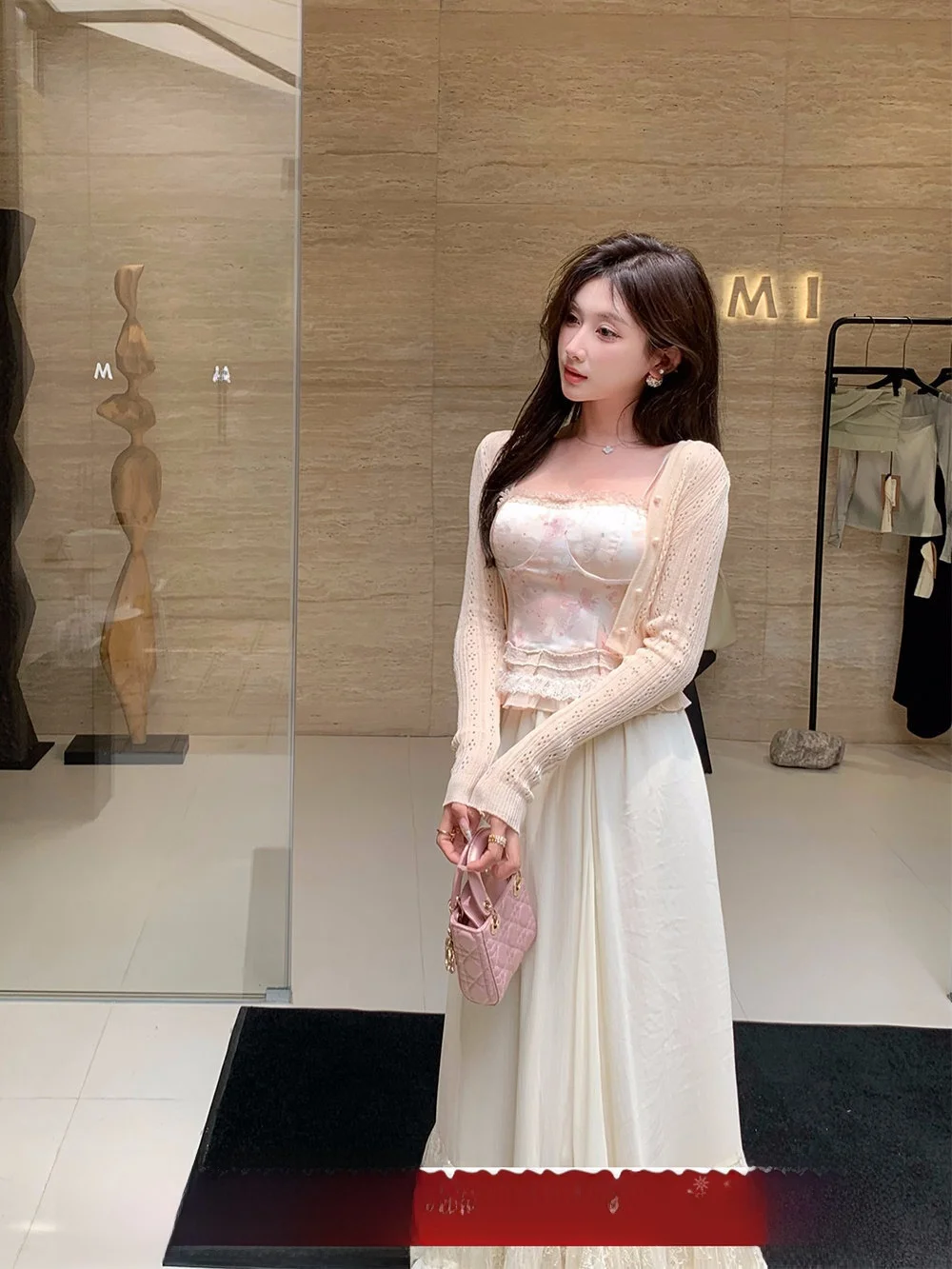 Белый вязаный кардиган из ледяного шелка для защиты от солнца, облегающий, с лямками, как накидка на плечи, с эффектом охлаждения, для женщин
Белый вязаный кардиган из ледяного шелка для защиты от солнца, облегающий, с лямками, как накидка на плечи, с эффектом охлаждения, для женщин