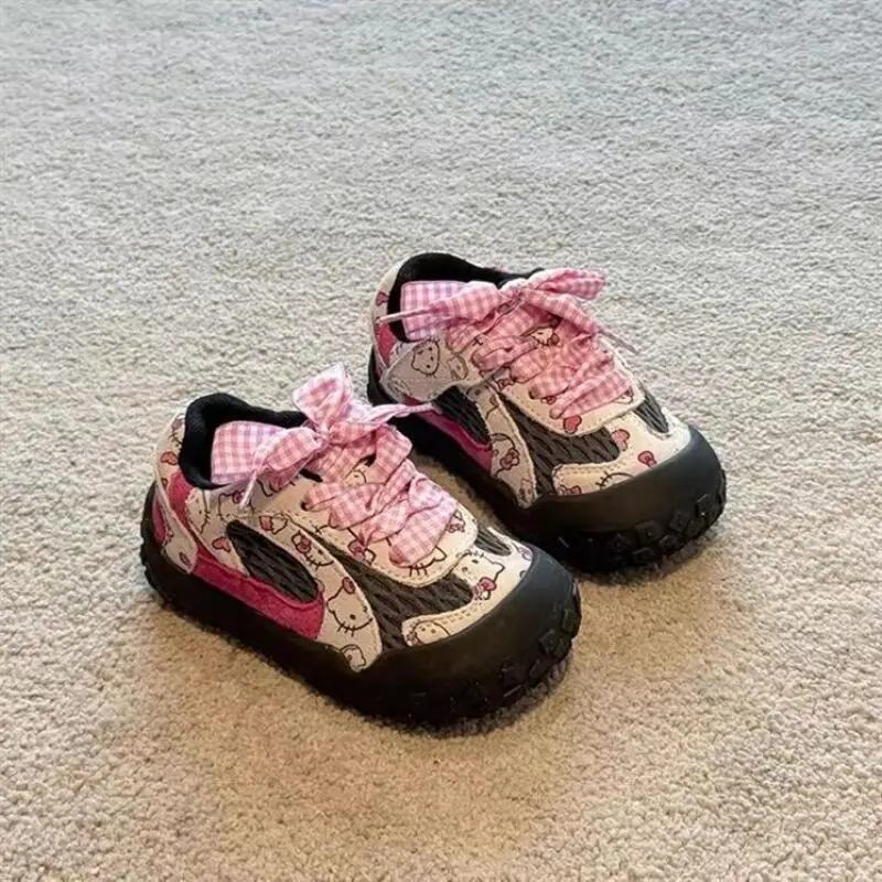Sanrio Hello Kitty Children Sneakers Girl Spring Autumn Soft Sole Kawaii Outdoors Anime Cartoon Fashion New Style Casual Shoes 
Sanrio Hello Kitty Children Sneakers Girl Spring Autumn Soft Sole Kawaii Outdoors Anime Cartoon Fashion New Style Casual Shoes