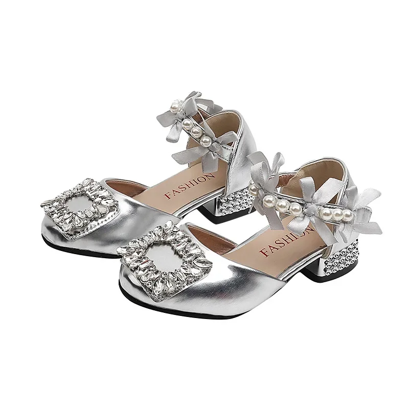 Girls' Princess High Heels 2025 Summer New Fashion Rhinestone Children's Leather Shoes Soft Soles Students Dance Shoes
Girls' Princess High Heels 2025 Summer New Fashion Rhinestone Children's Leather Shoes Soft Soles Students Dance Shoes