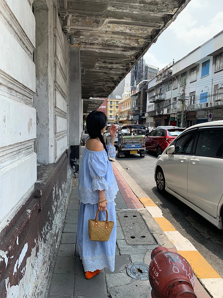 Spring Faion Blue Embroidered Hollow out One oulder Two Piece Set Cotton round Ne Sve mid Length Casual Ensemble
Spring Faion Blue Embroidered Hollow out One oulder Two Piece Set Cotton round Ne Sve mid Length Casual Ensemble