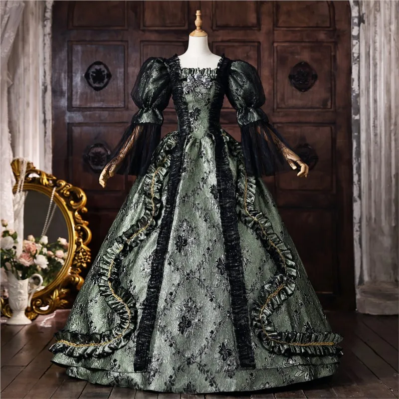 The green robe is a dress for plays tea parties film and television photo shoots masquerade balls performances
The green robe is a dress for plays tea parties film and television photo shoots masquerade balls performances