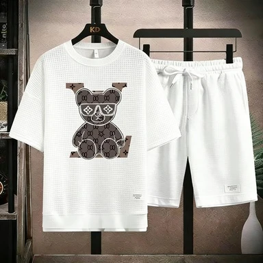 2026 Men's Luxury Monogram Bear Print 2 Piece Outfit Waffle Knit T-shirt & Shorts Set Designer Style Casual Streetwear Tracksuit
2026 Men's Luxury Monogram Bear Print 2 Piece Outfit Waffle Knit T-shirt & Shorts Set Designer Style Casual Streetwear Tracksuit