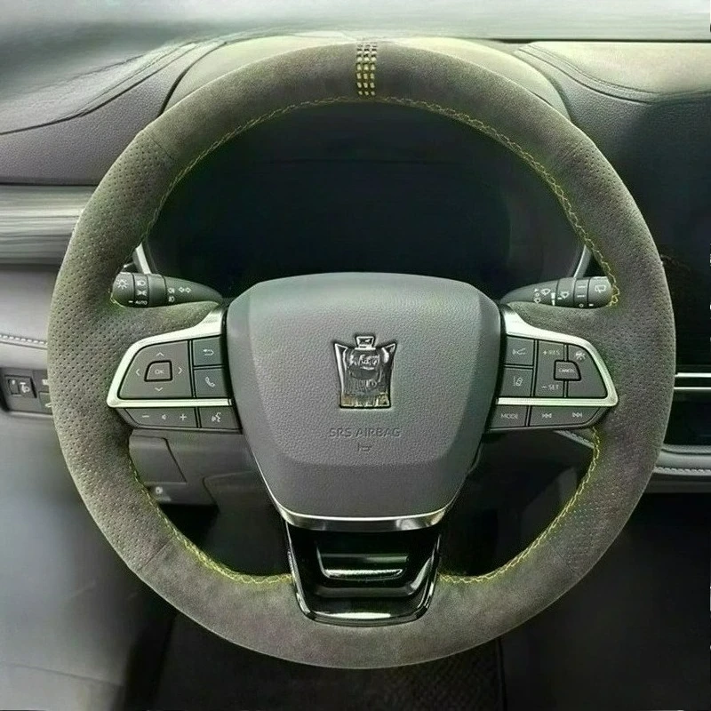 Hand-stitched renovation black suede leather steering wheel cover For Toyota Crown Land Release 2021-2026 Highlander 2022-2026
Hand-stitched renovation black suede leather steering wheel cover For Toyota Crown Land Release 2021-2026 Highlander 2022-2026