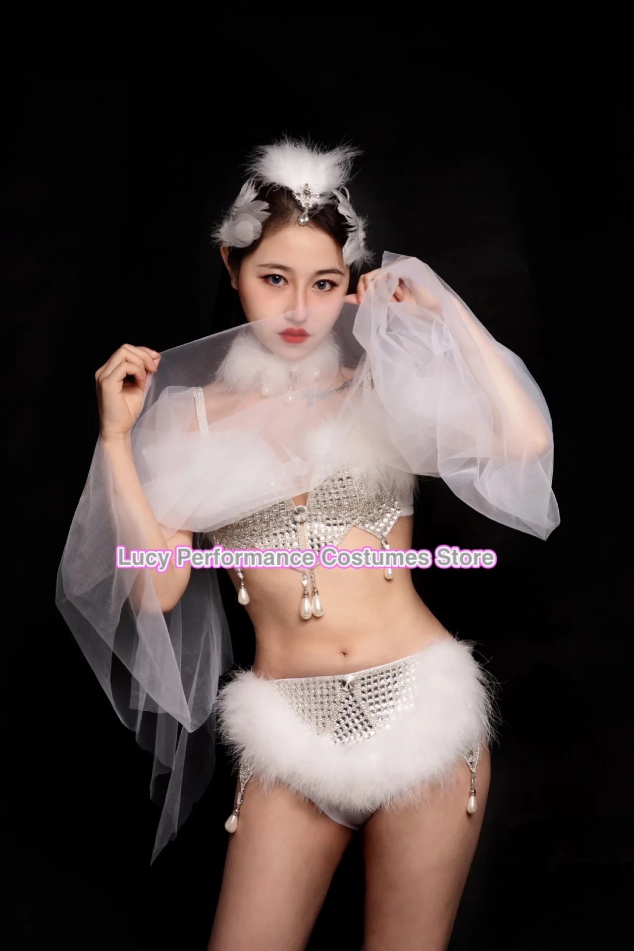 Feather bikini high-end sexy nightclub bar female singer djdsgogo performance costume stage
Feather bikini high-end sexy nightclub bar female singer djdsgogo performance costume stage