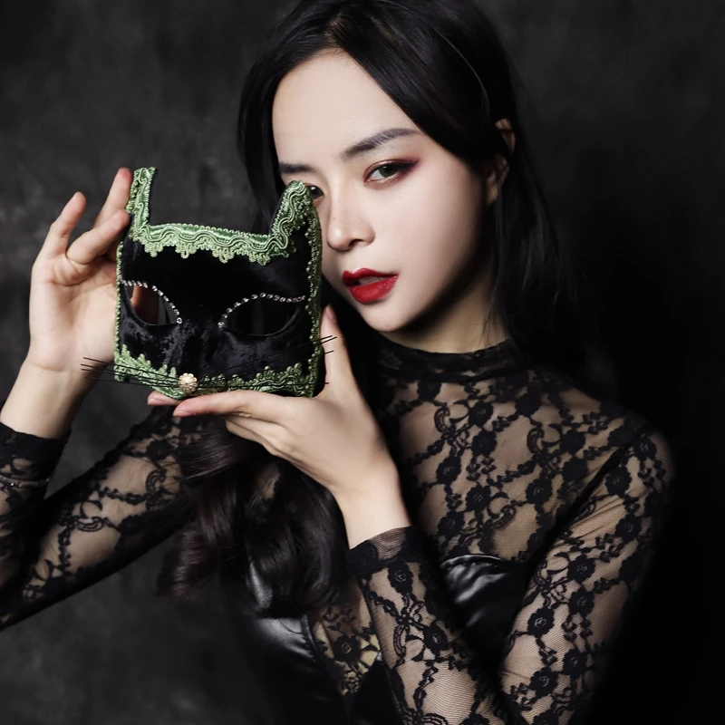 Witch, All Things Have Spirit, Fake Mother, Cross-Dressing Beauty, Japanese Halloween Annual Meeting Mask
Witch, All Things Have Spirit, Fake Mother, Cross-Dressing Beauty, Japanese Halloween Annual Meeting Mask