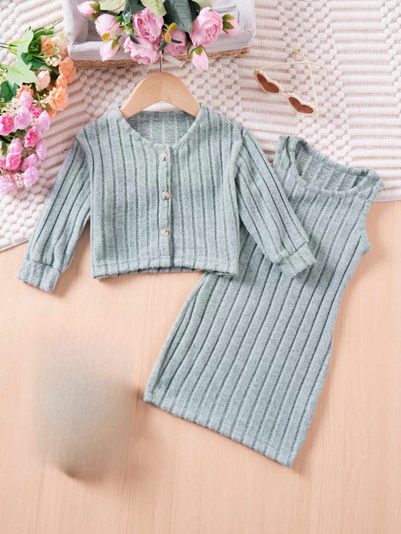 Bjd Baby Clothes 85cm-120cm Solid Color Sweet Sleeveless Children's Knitted Sweater COS Clothes Two-piece Set
Bjd Baby Clothes 85cm-120cm Solid Color Sweet Sleeveless Children's Knitted Sweater COS Clothes Two-piece Set