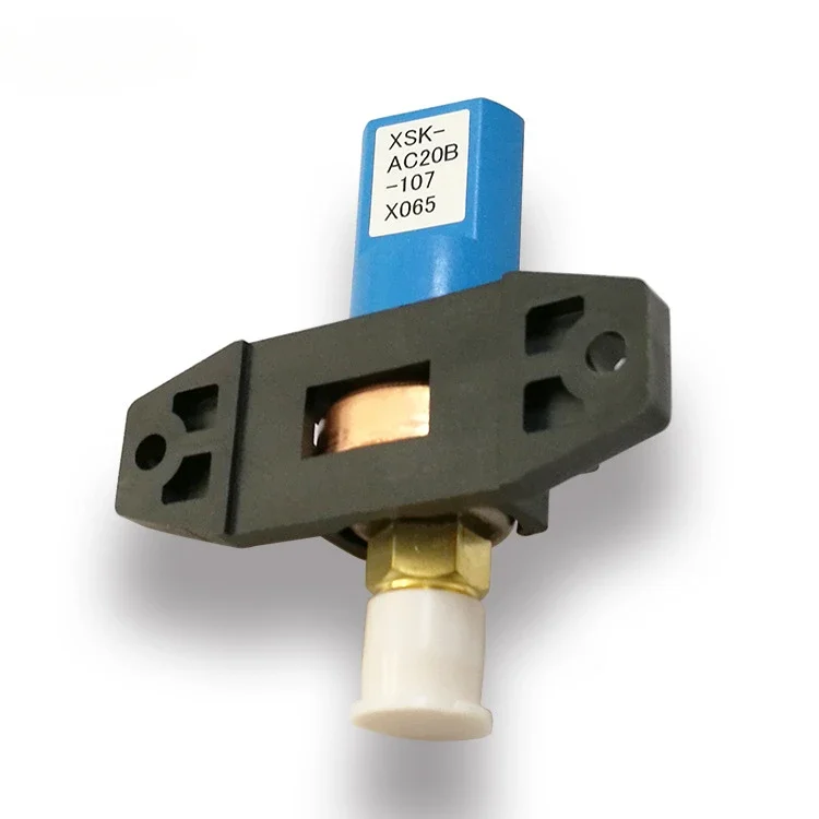 High precision refrigerant pressure sensor XSK-AC20B-107 inverter air conditioner
High precision refrigerant pressure sensor XSK-AC20B-107 inverter air conditioner