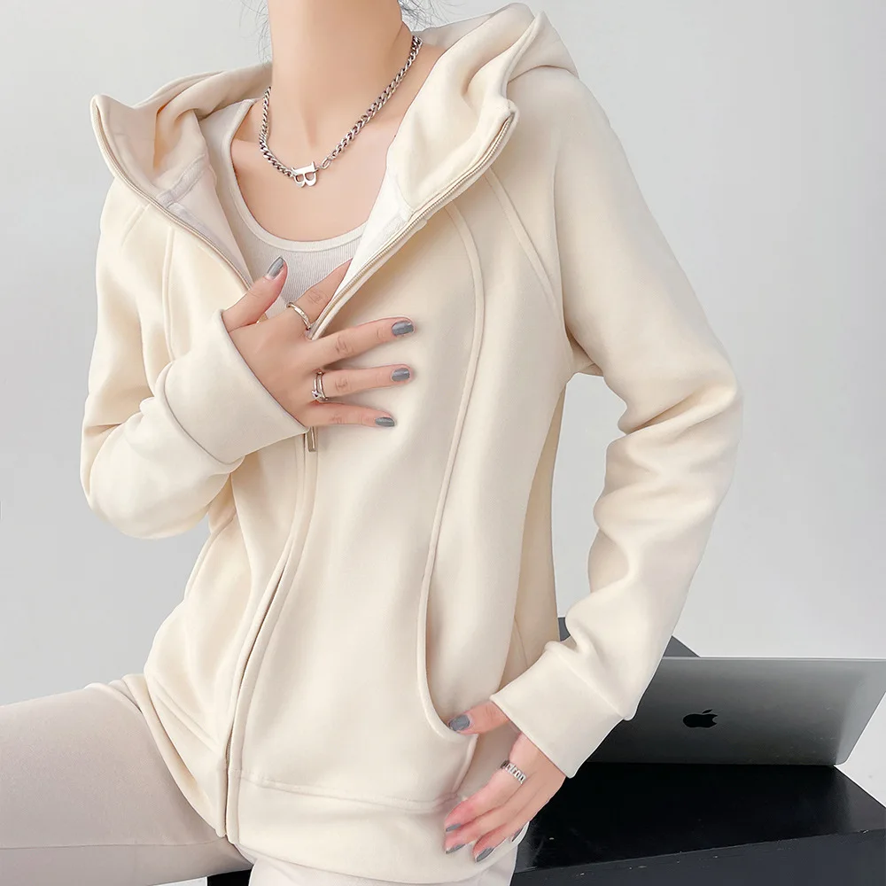 Apricot Pullover Sports Hoodie Coat Female Retro Slim 2025 New Explosive Small Casual Top
Apricot Pullover Sports Hoodie Coat Female Retro Slim 2025 New Explosive Small Casual Top