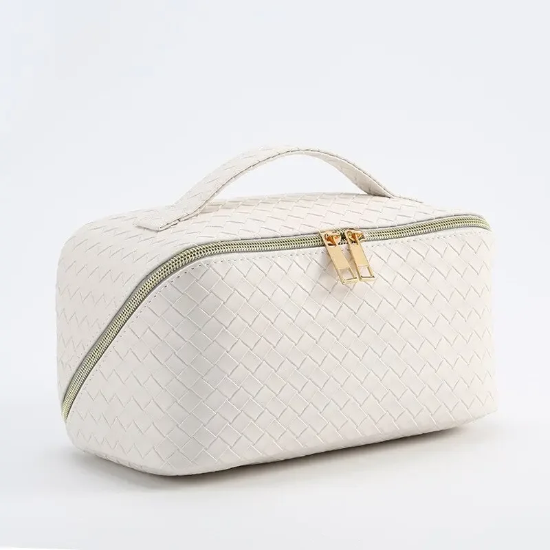 Travel Women Bag Summer Female Knit Bag Washing Bags Big Capacity Makeup Weave Bags Women Storage Bags
Travel Women Bag Summer Female Knit Bag Washing Bags Big Capacity Makeup Weave Bags Women Storage Bags