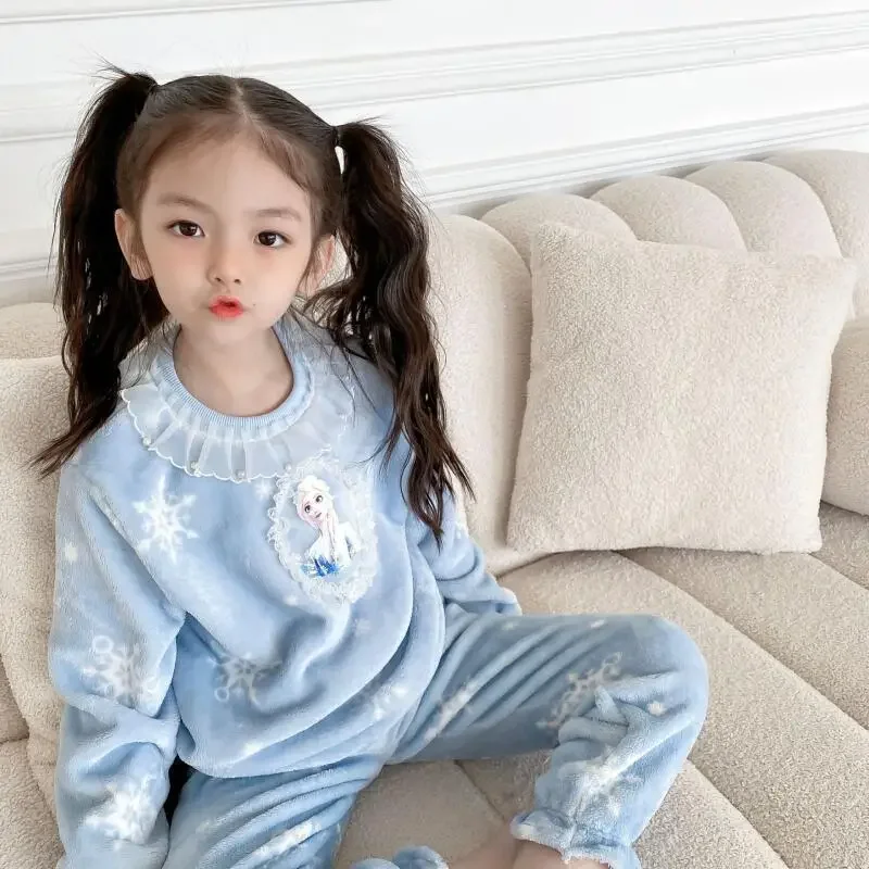 Комплект плюшевой домашней одежды для девочек с Эльзой, осень-зима 2026: милый пижамный костюм принцессы Дисней из теплого утолщенного фланеля
Комплект плюшевой домашней одежды для девочек с Эльзой, осень-зима 2026: милый пижамный костюм принцессы Дисней из теплого утолщенного фланеля