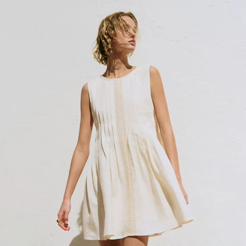 Summer New Women's Simple Elegant Pleated Sleeveless round Neck Overhead Dress Top French Style Lace mid Waist A-Line Skirt
Summer New Women's Simple Elegant Pleated Sleeveless round Neck Overhead Dress Top French Style Lace mid Waist A-Line Skirt