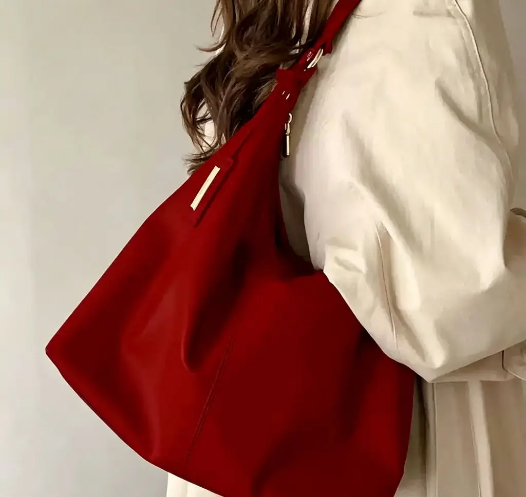 2026 New Women Red Tote Bag Large Capacity Retro Single Shoulder Handbag For Wedding And Daily Use
2026 New Women Red Tote Bag Large Capacity Retro Single Shoulder Handbag For Wedding And Daily Use