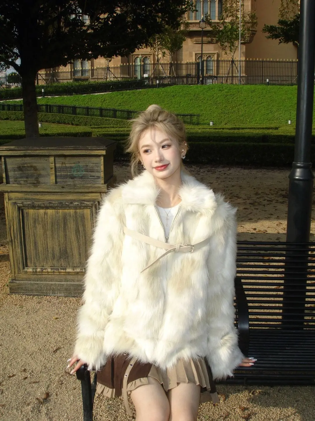 Fashion Y2k Streetwear Colorful Warm Faux Women Fur Coat White Plush Coat Female Jacket Fur Autumn Winter Shaggy Outerwear B213
Fashion Y2k Streetwear Colorful Warm Faux Women Fur Coat White Plush Coat Female Jacket Fur Autumn Winter Shaggy Outerwear B213