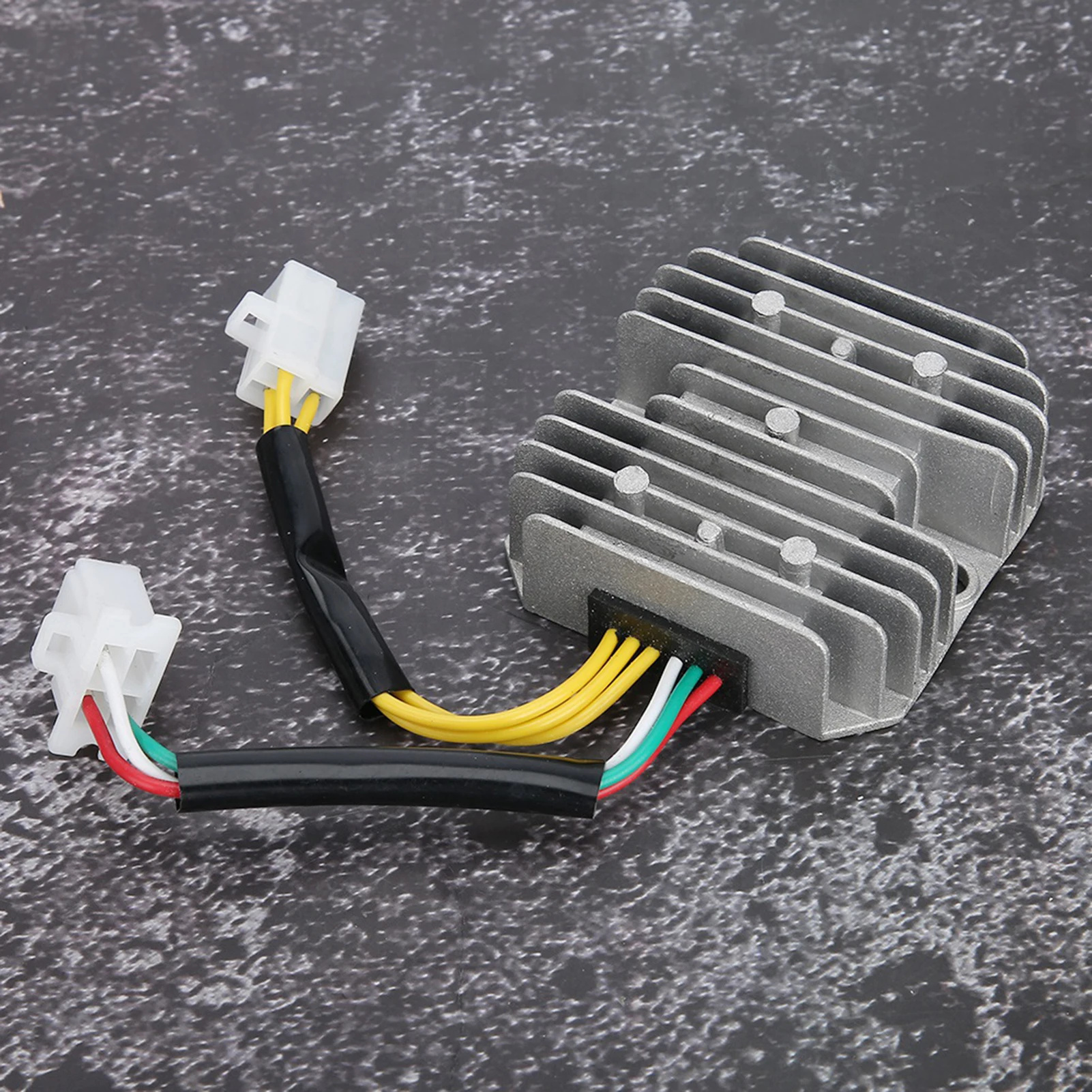 Motorcycle Voltage Regulator Rectifier, Voltage Regulator Rectifier Fit for GY6 125cc 150cc 6-Wire
Motorcycle Voltage Regulator Rectifier, Voltage Regulator Rectifier Fit for GY6 125cc 150cc 6-Wire