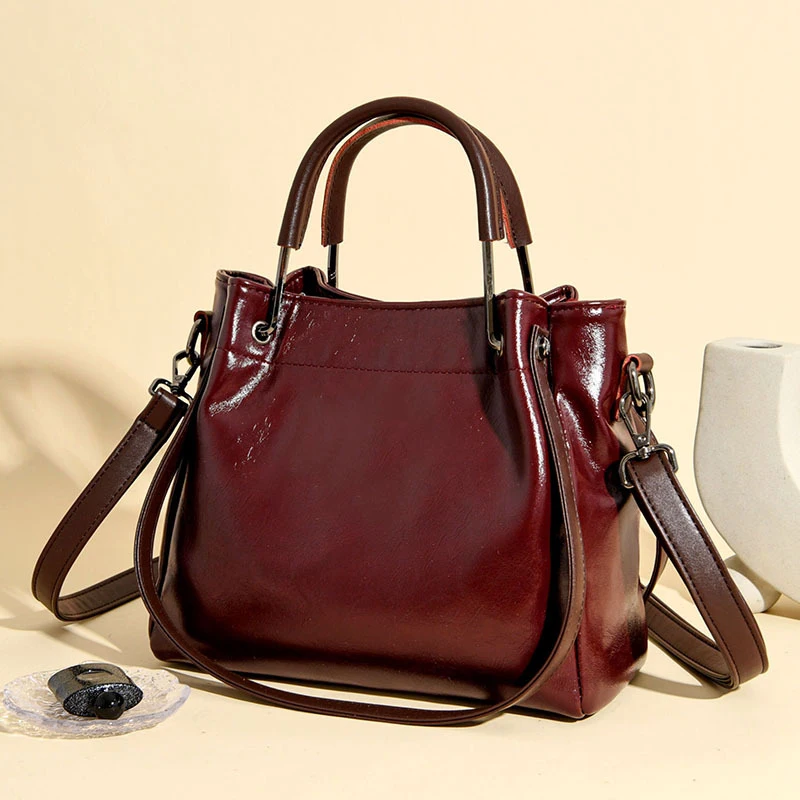 New European and American retro bucket bag for women, crossbody, large capacity, suitable for work and commuting
New European and American retro bucket bag for women, crossbody, large capacity, suitable for work and commuting