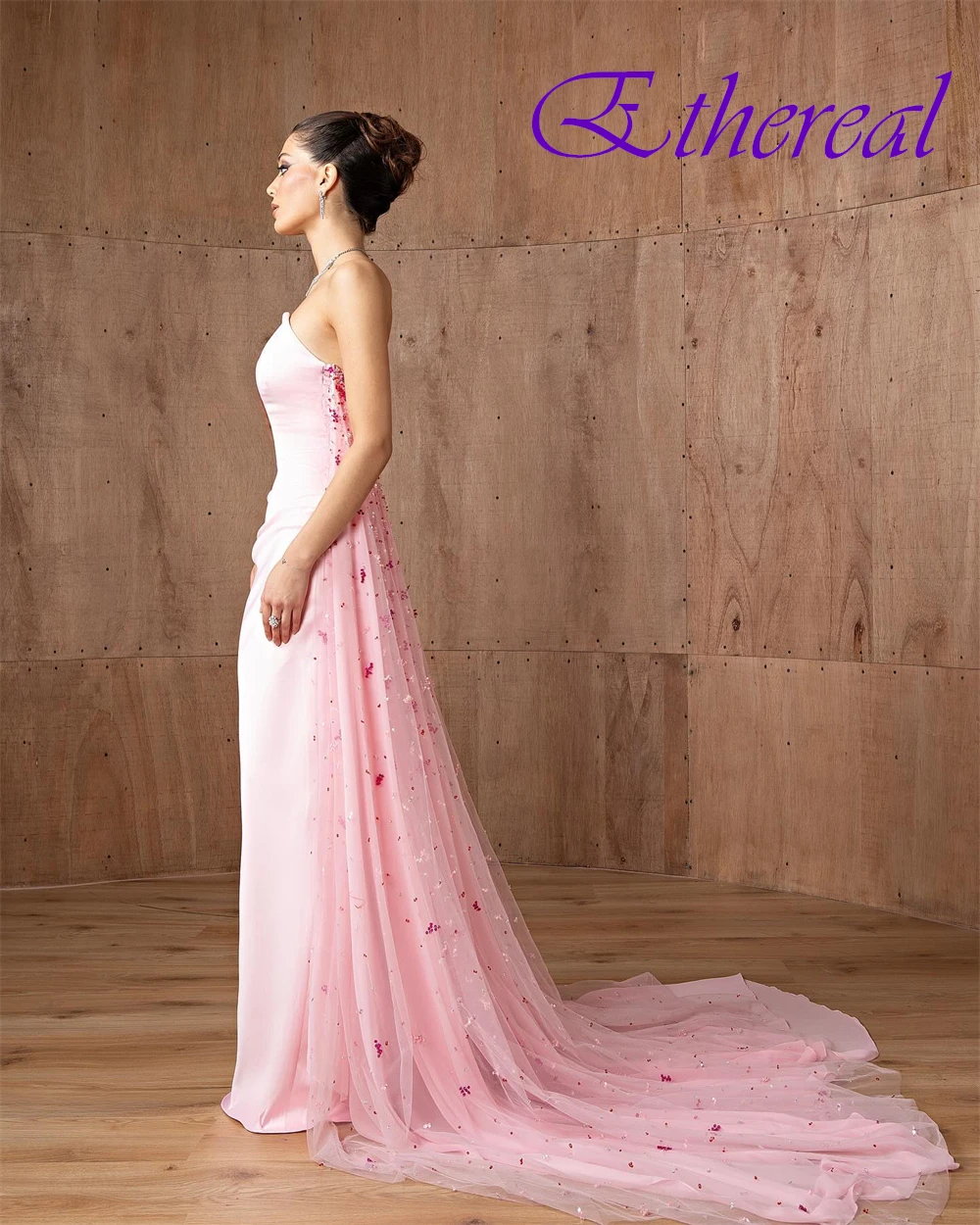 Элегантное атласное вечернее платье по индивидуальному заказу, модные многоярусные платья для выпускного вечера без бретелек, нежные платья с часовенным шлейфом для особых случаев 
Элегантное атласное вечернее платье по индивидуальному заказу, модные многоярусные платья для выпускного вечера без бретелек, нежные платья с часовенным шлейфом для особых случаев