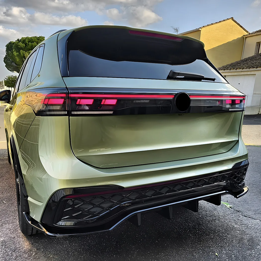 For Volkswagen Tiguan MK3 R-Line 2024-2026 Overseas Version Rear Diffuser Lip Blade Spoiler Wind Knife Kit Gloss Black
For Volkswagen Tiguan MK3 R-Line 2024-2026 Overseas Version Rear Diffuser Lip Blade Spoiler Wind Knife Kit Gloss Black