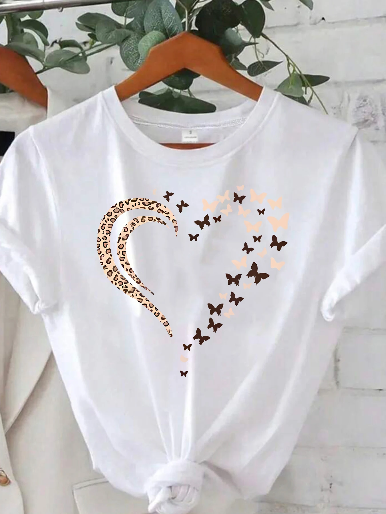 Large size round neck women T-shirt short sleeve wild printed T-shirt elastic soft half sleeve T-shirt
Large size round neck women T-shirt short sleeve wild printed T-shirt elastic soft half sleeve T-shirt